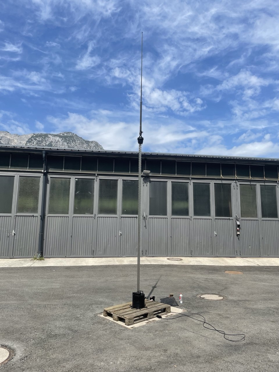 ZM06 mit Antenne voll ausgefahren